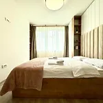 Two Chic Apartament *